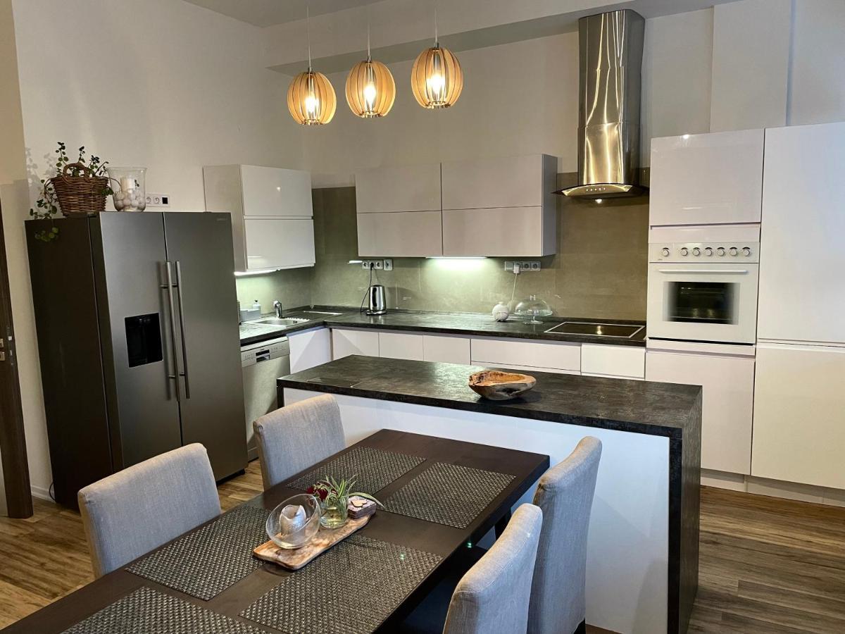 Apartman Az Pro 8 Osob Humpolec Esterno foto