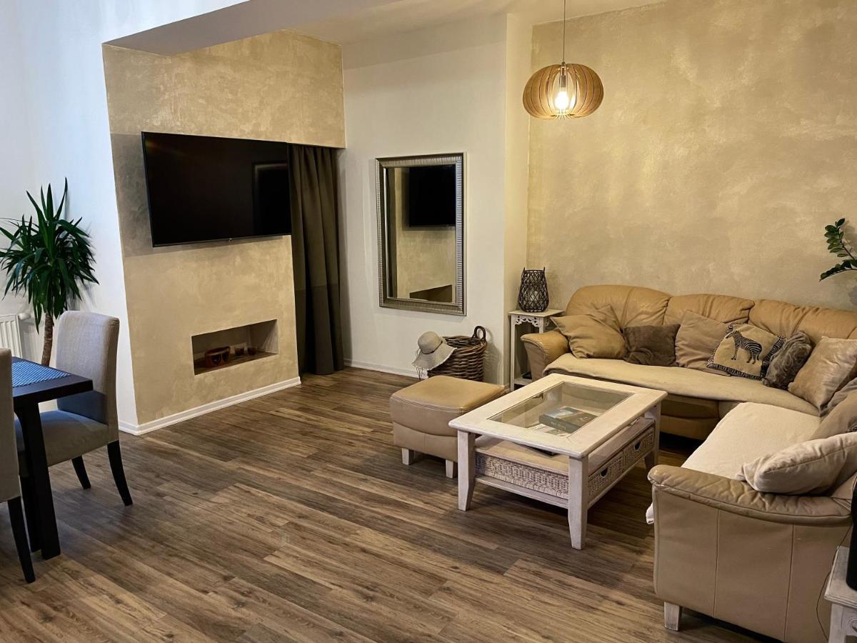 Apartman Az Pro 8 Osob Humpolec Esterno foto