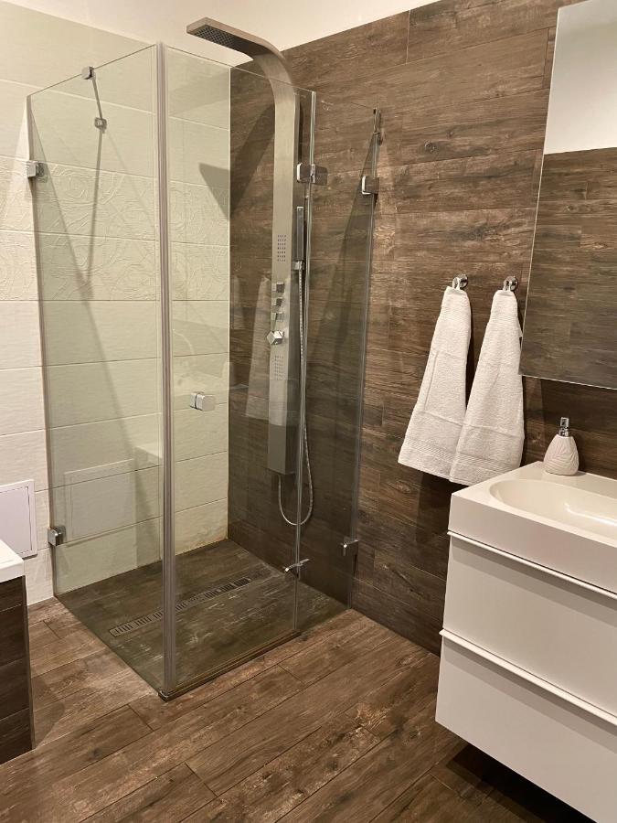 Apartman Az Pro 8 Osob Humpolec Esterno foto